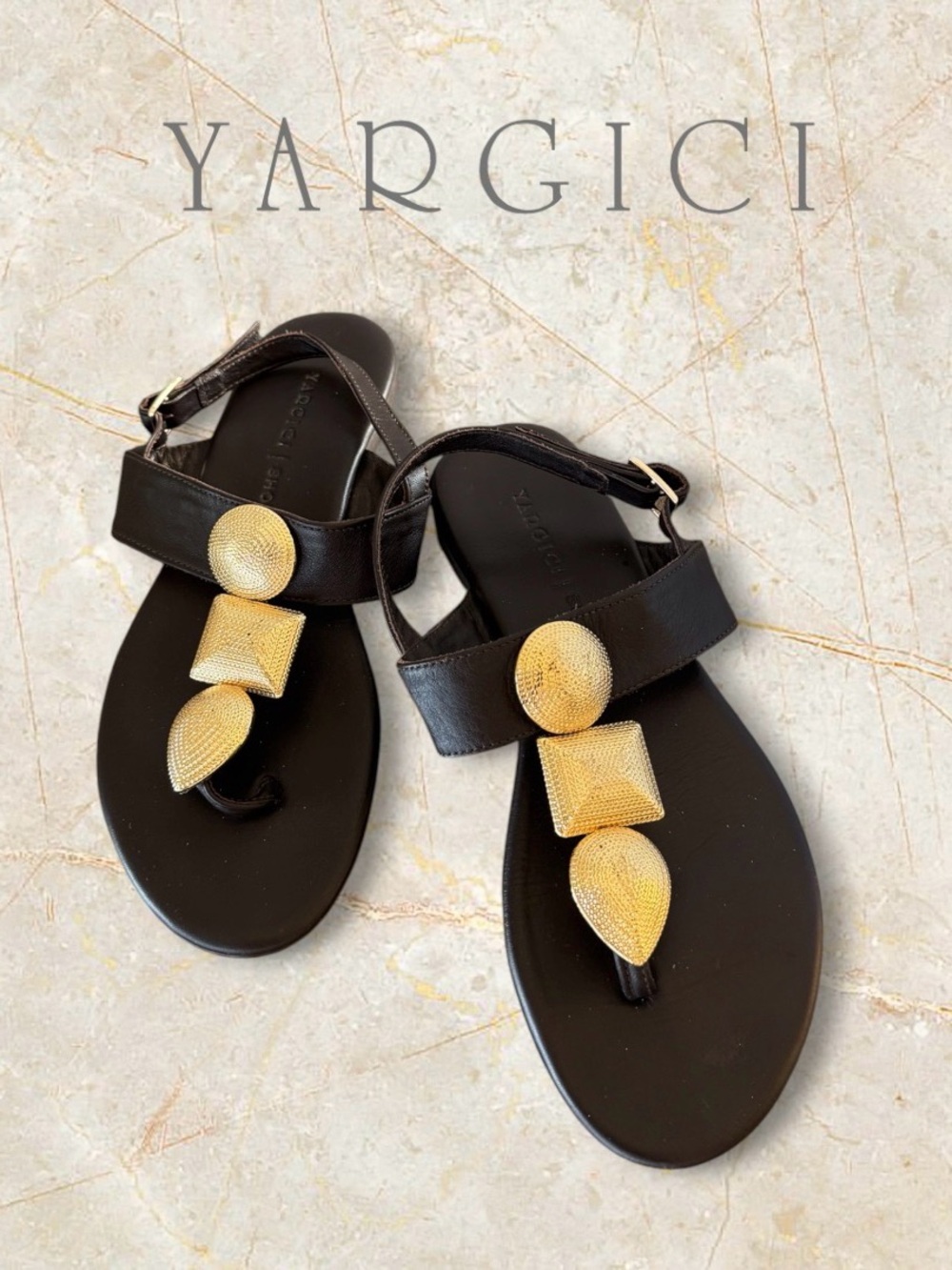 🛍️SALE🛍️YARGICI Women's Brown Leather Flat Thong Sandals w/ Gold Accent Ornament - Picture 3 of 11